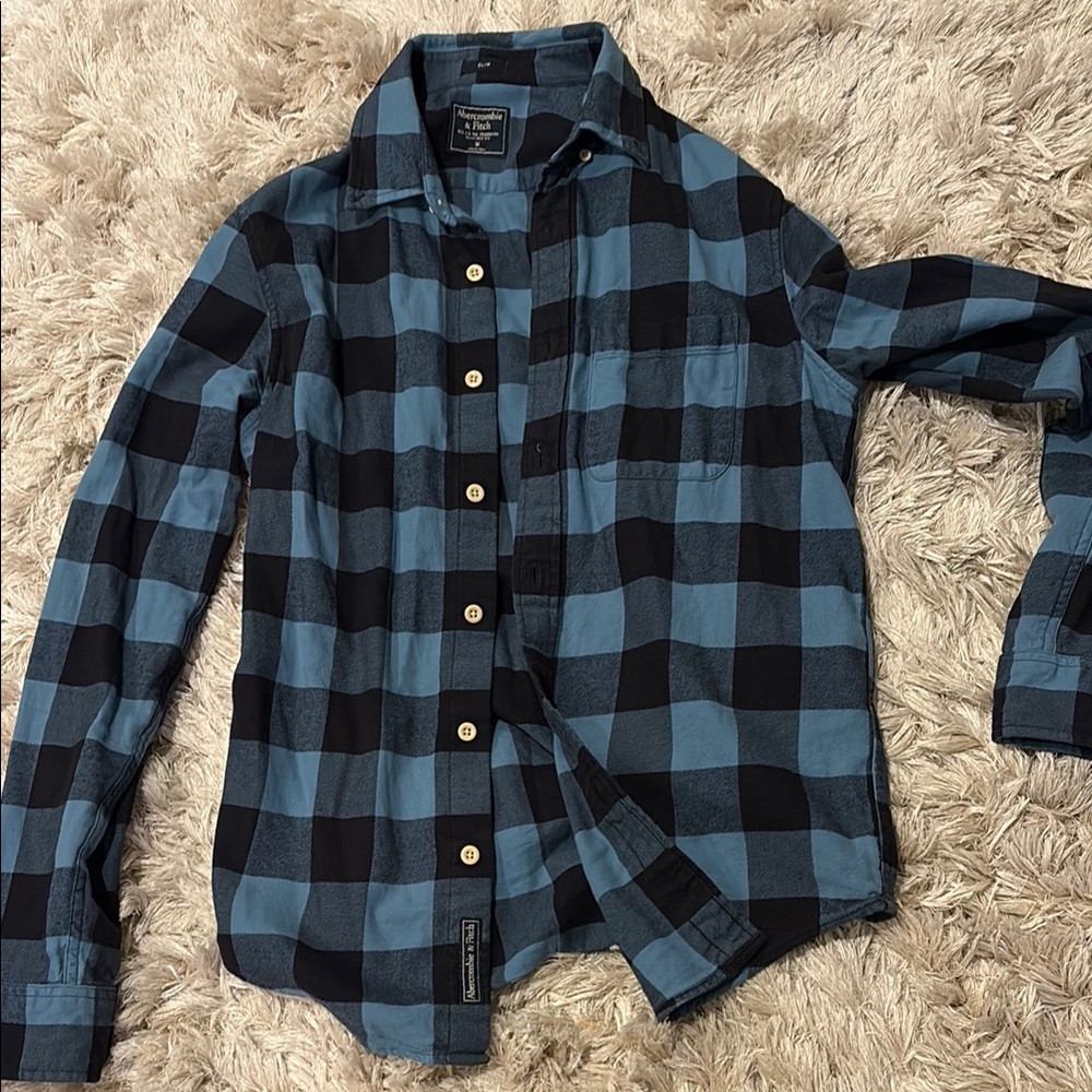 Blue and Black Plaid Button up Abercrombie & Fitch women’s, EUC